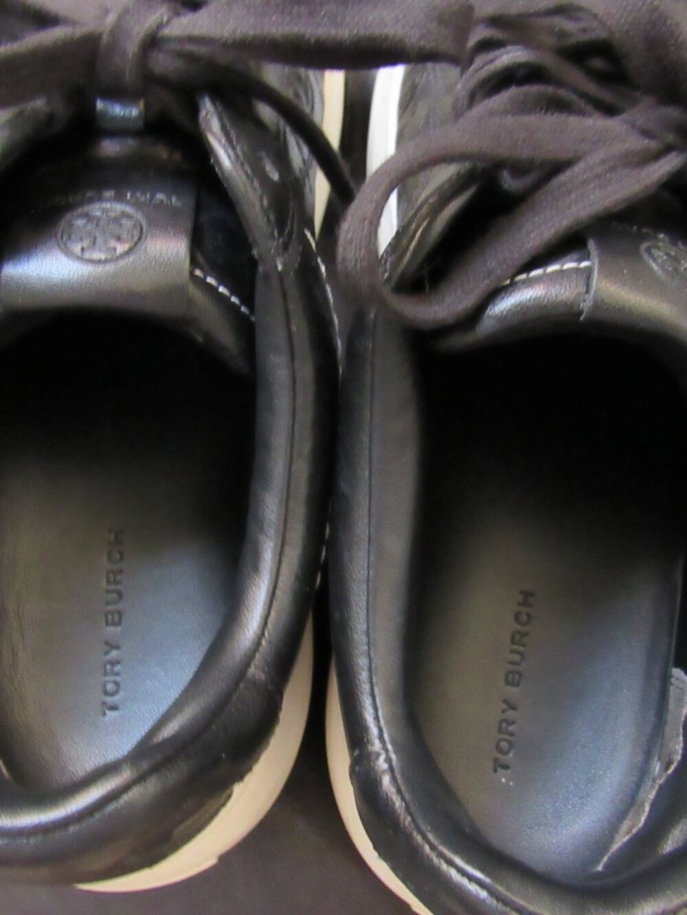 Tory Burch Women’s Ladybug Sneakers Size 8m Black leather - Picture 3 of 7